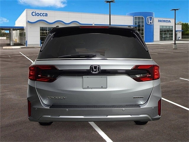 2026 Honda Odyssey Touring photo 4
