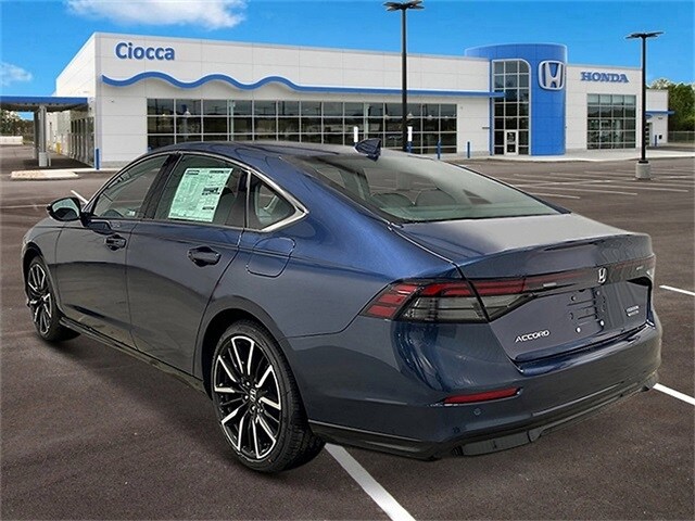 2025 Honda Accord Hybrid Touring photo 3