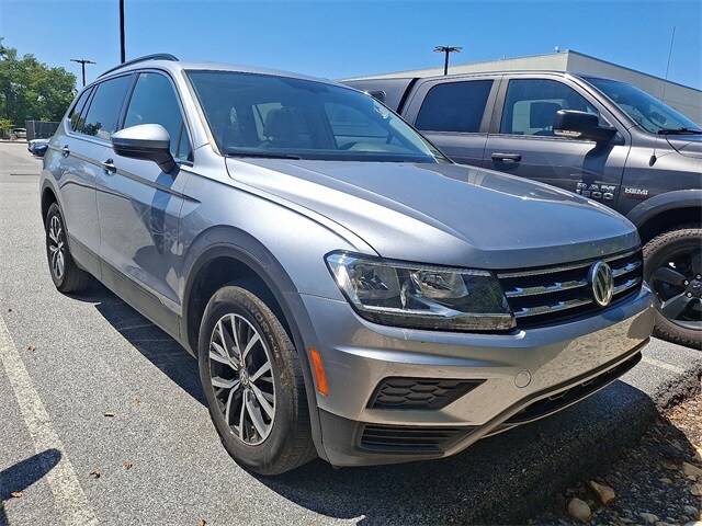 2019 Volkswagen Tiguan SE photo 2