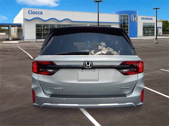 2026 Honda Odyssey Touring photo 4