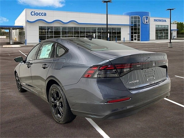 2025 Honda Accord SE photo 2
