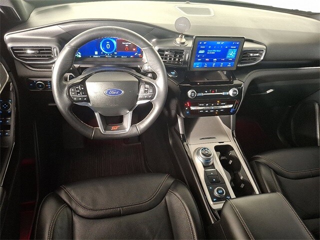 2023 Ford Explorer ST photo 2
