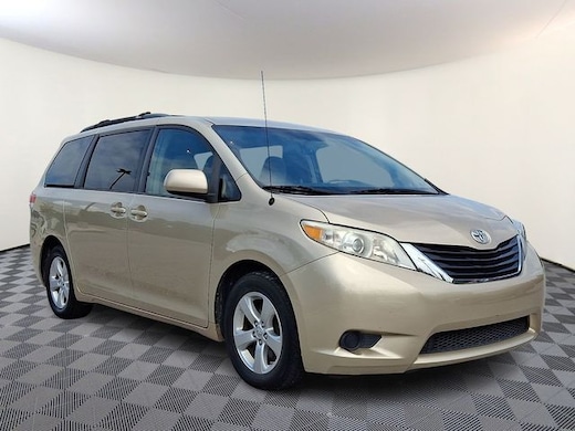 2013 Toyota Sienna LE V6 8 Passenger Van