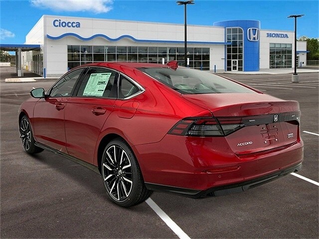 2025 Honda Accord Hybrid Touring photo 3