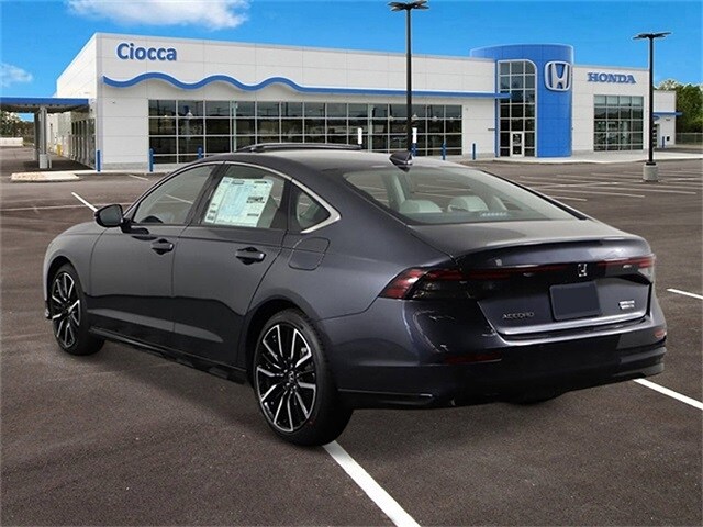 2025 Honda Accord Hybrid Touring photo 3