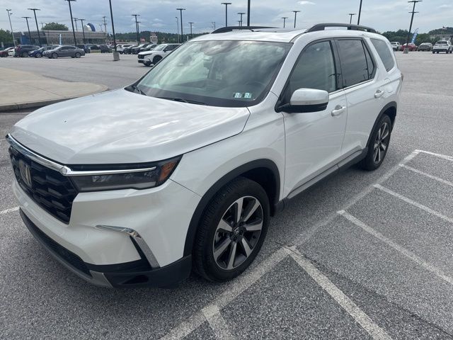 2024 Honda Pilot Touring AWD's photo