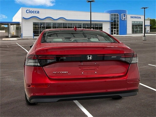 2025 Honda Accord LX photo 4