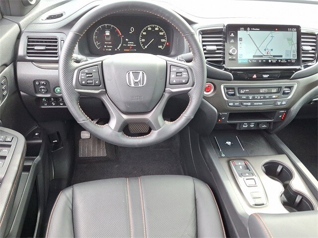 2025 Honda Ridgeline TrailSport photo 2