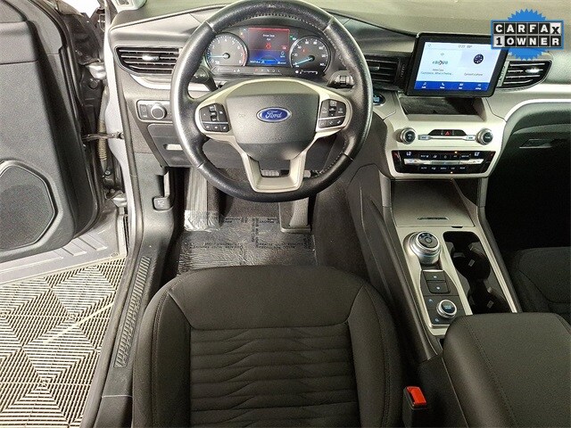 2021 Ford Explorer XLT photo 2