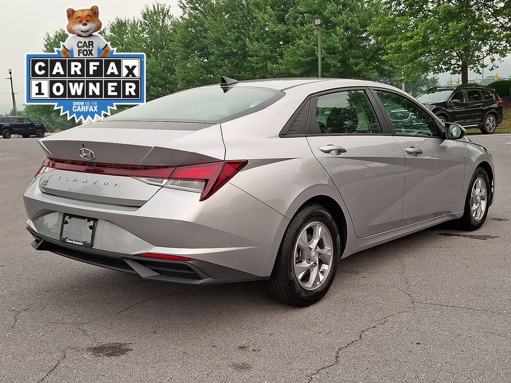 2021 Hyundai Elantra SE - Photo 9