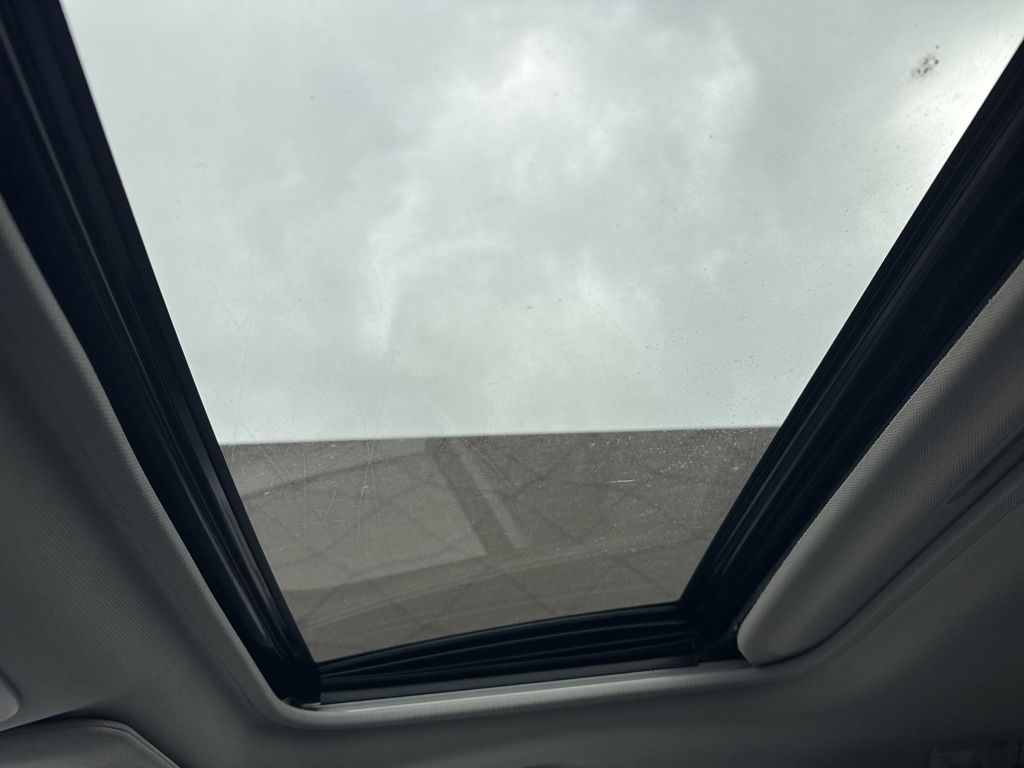 2021 Toyota Sienna XLE - Photo 17