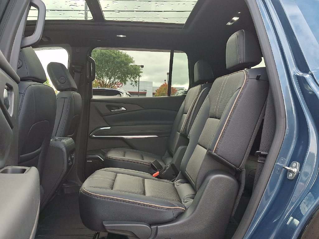 2025 Chevrolet Traverse High Country - Photo 13