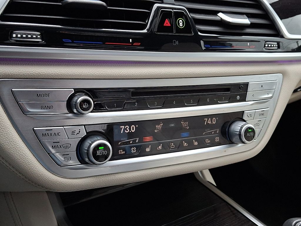 2016 BMW 7 Series 750i - Photo 19