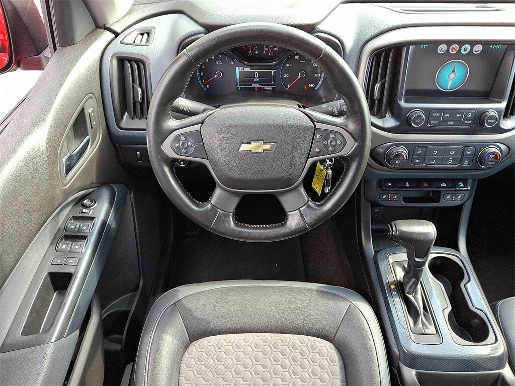 2017 Chevrolet Colorado Z71 photo 2