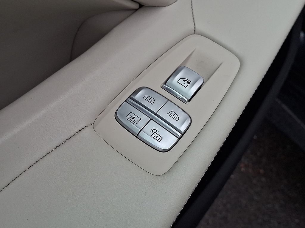 2016 BMW 7 Series 750i - Photo 14