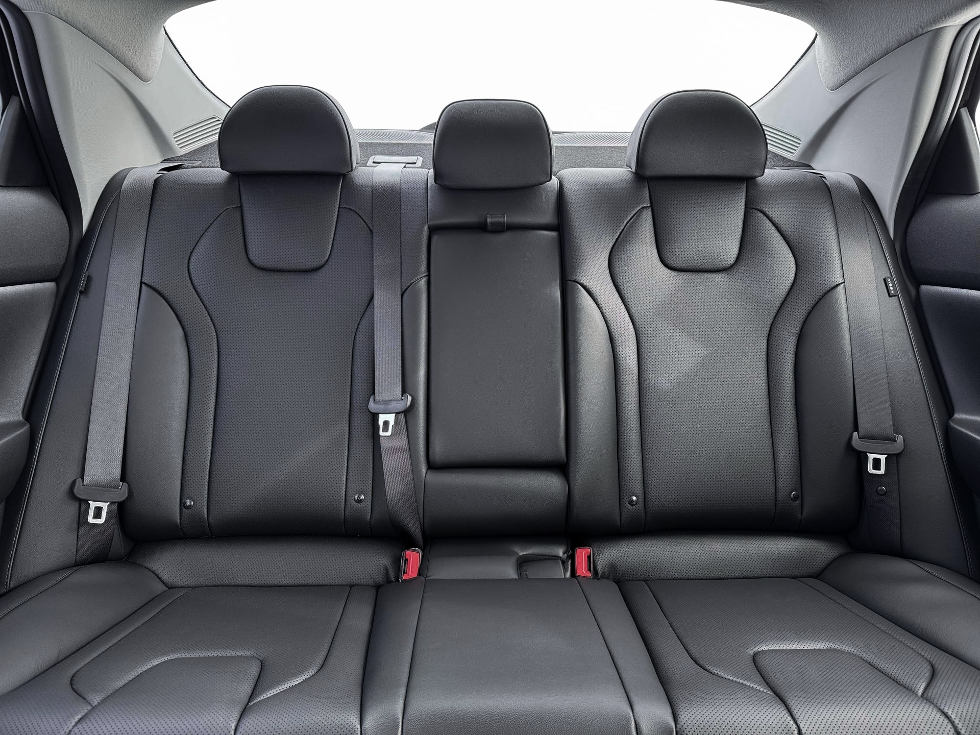2026 Hyundai Elantra Limited - Photo 16