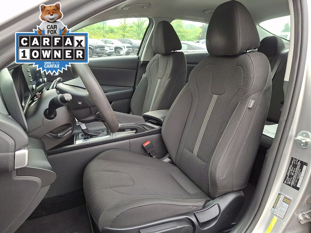 2021 Hyundai Elantra SE - Photo 15