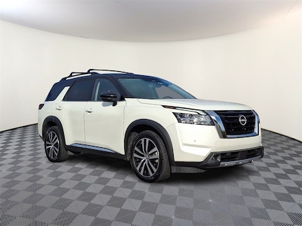2023 Nissan Pathfinder Platinum SUV