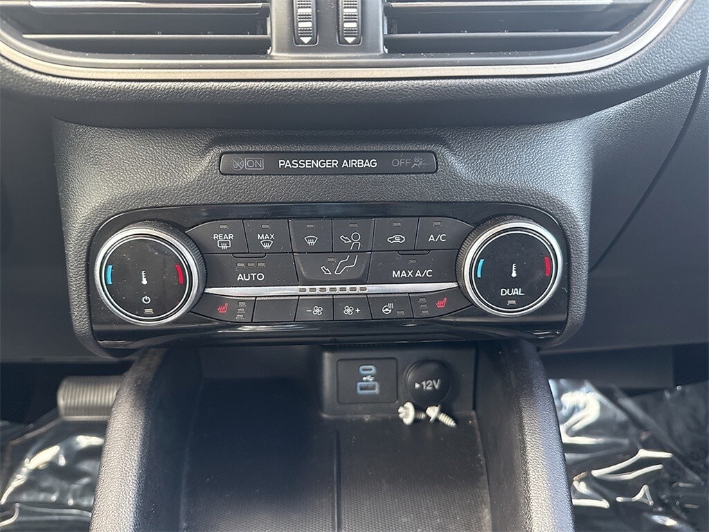 2022 Ford Escape SE photo 4