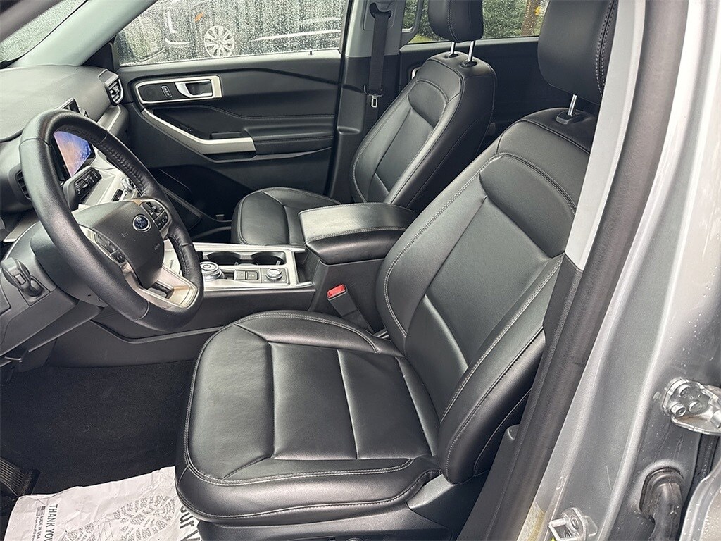 2023 Ford Explorer XLT photo 4