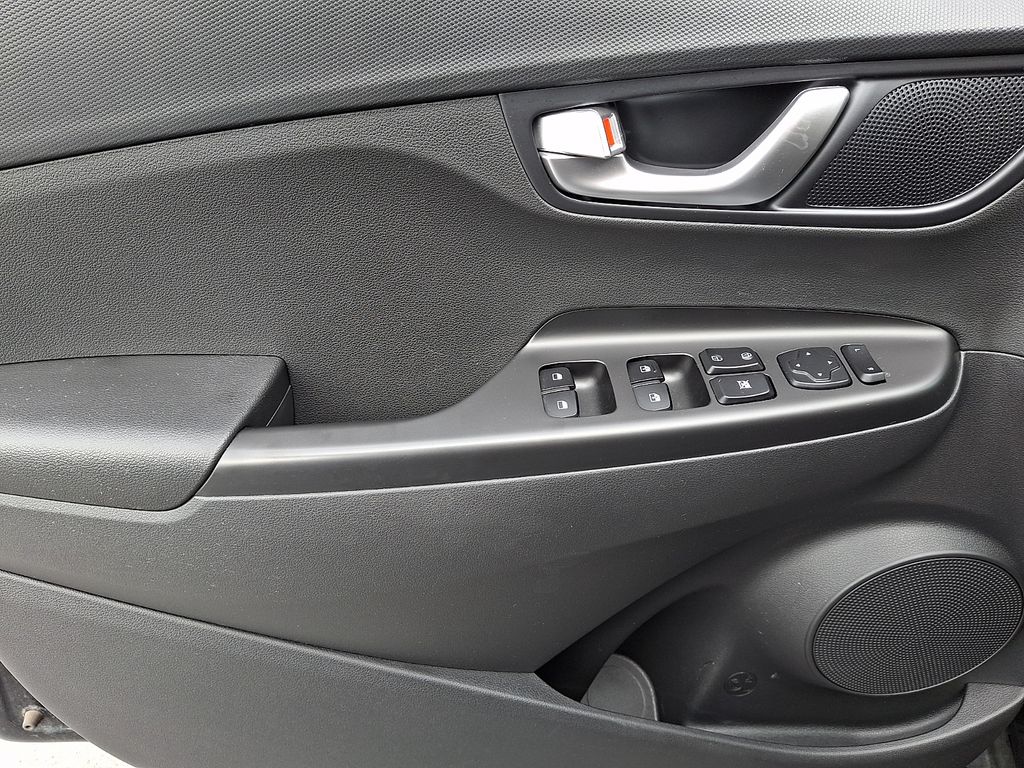 2023 Hyundai Kona SEL - Photo 15