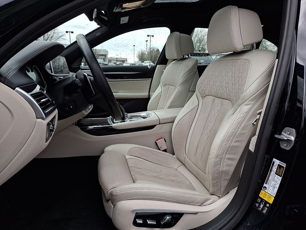 2016 BMW 7 Series 750i - Photo 17