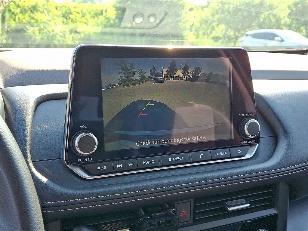 2023 Nissan Rogue SV photo 3