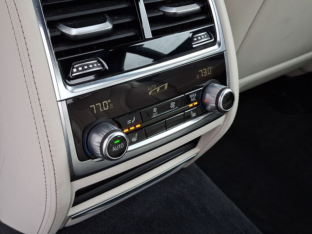 2016 BMW 7 Series 750i - Photo 15