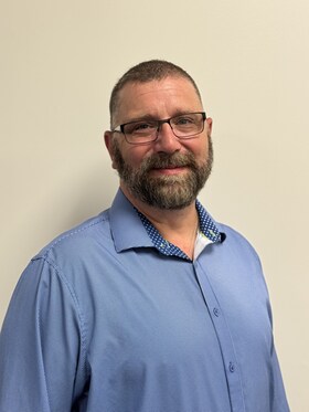 Staff member John Austin from ID_b49c6cf1c8f6