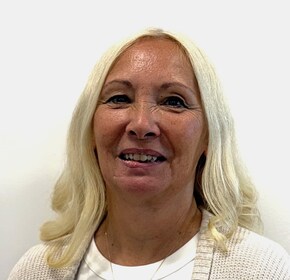 Staff member Denise Rosamilia from ID_b49c6cf1c8f6