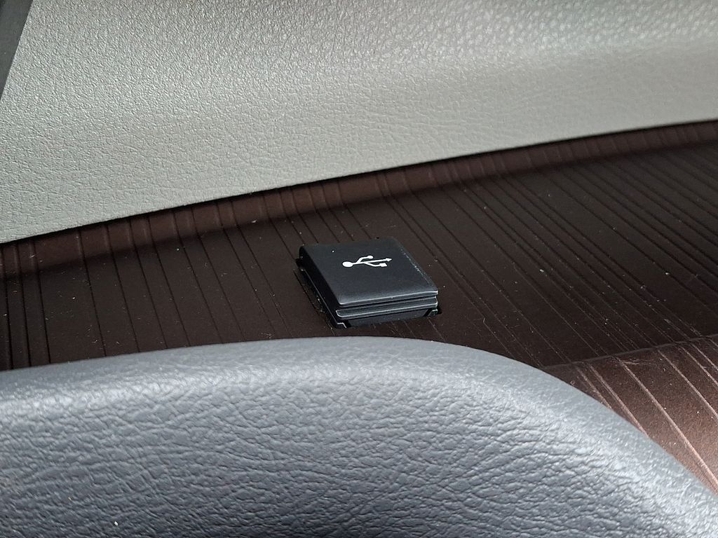 2021 Toyota Sienna XLE - Photo 28