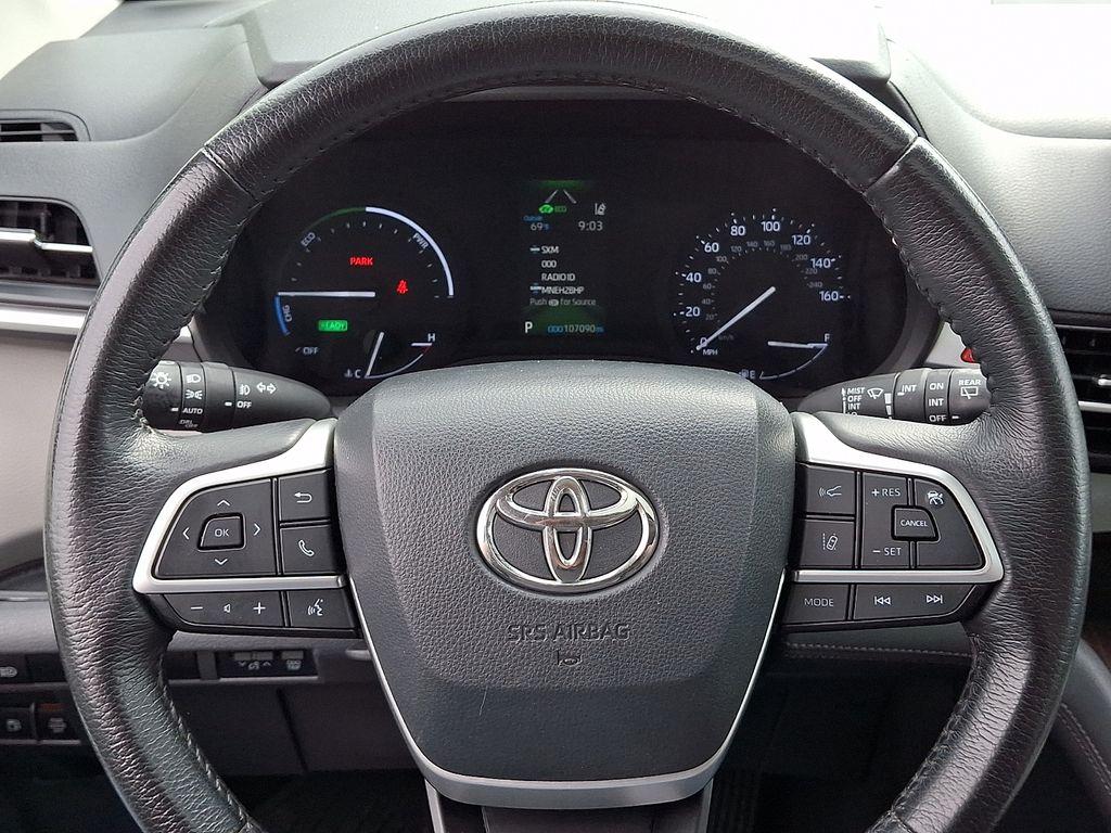 2021 Toyota Sienna XLE - Photo 21