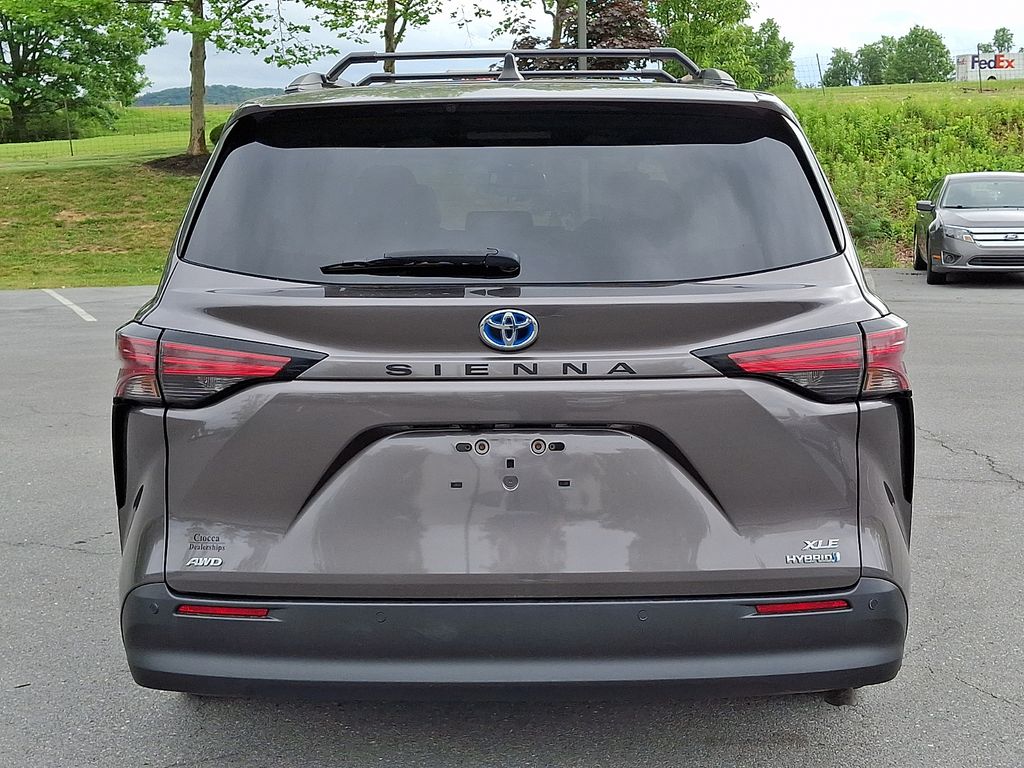 2021 Toyota Sienna XLE - Photo 7