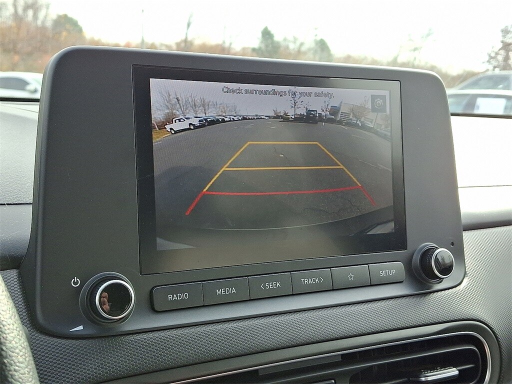 2023 Hyundai Kona SEL photo 3