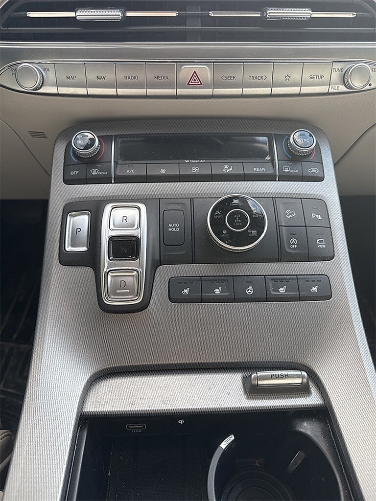 2021 Hyundai Palisade Limited photo 3