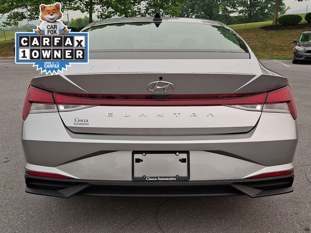 2021 Hyundai Elantra SE - Photo 8