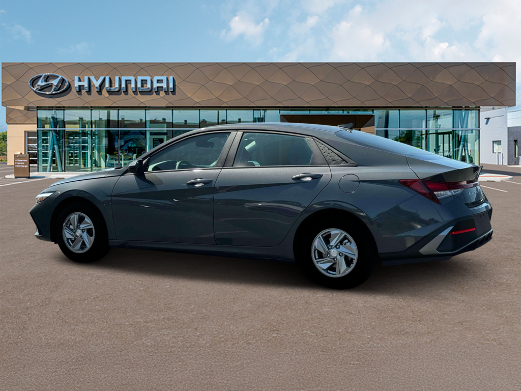 New 2025 Hyundai Elantra SE Sedan