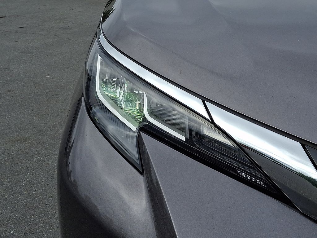 2021 Toyota Sienna XLE - Photo 11