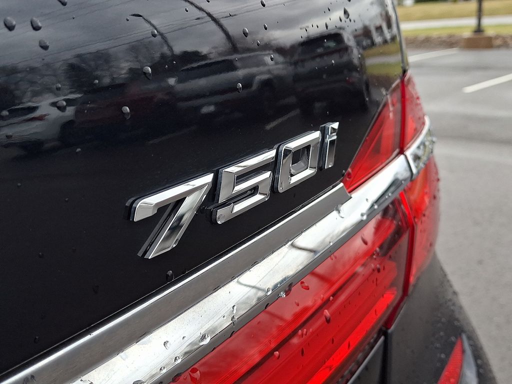 2016 BMW 7 Series 750i - Photo 39
