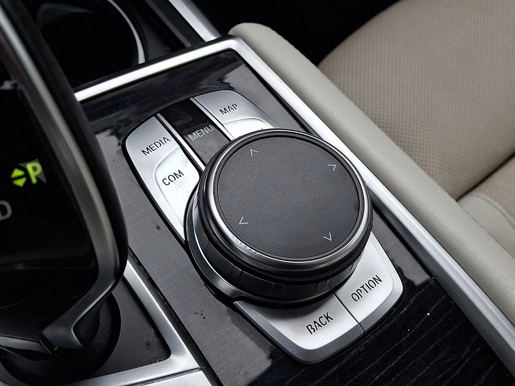 2016 BMW 7 Series 750i - Photo 31