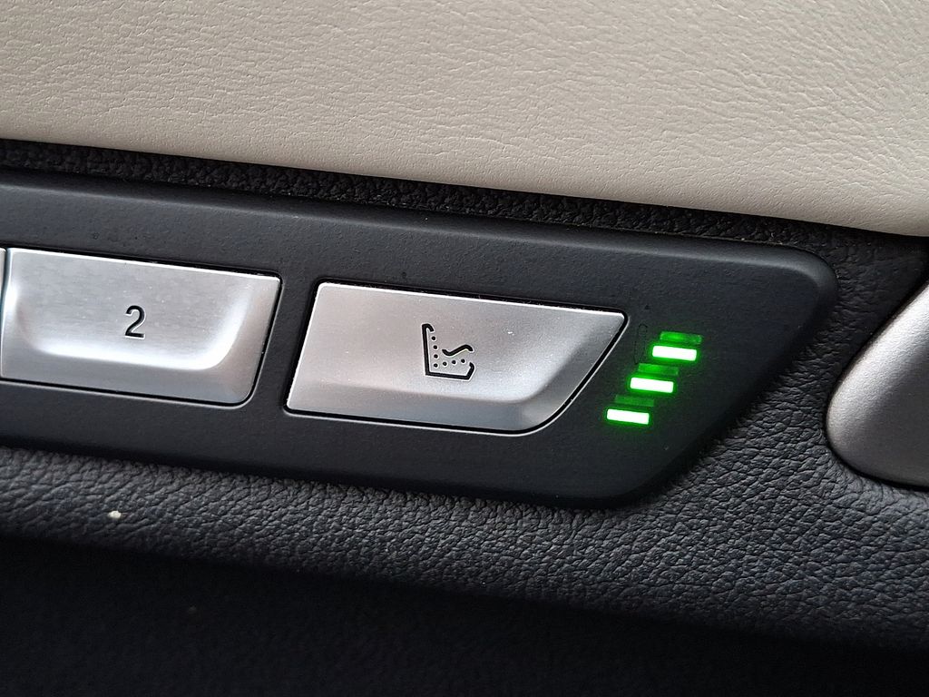 2016 BMW 7 Series 750i - Photo 33