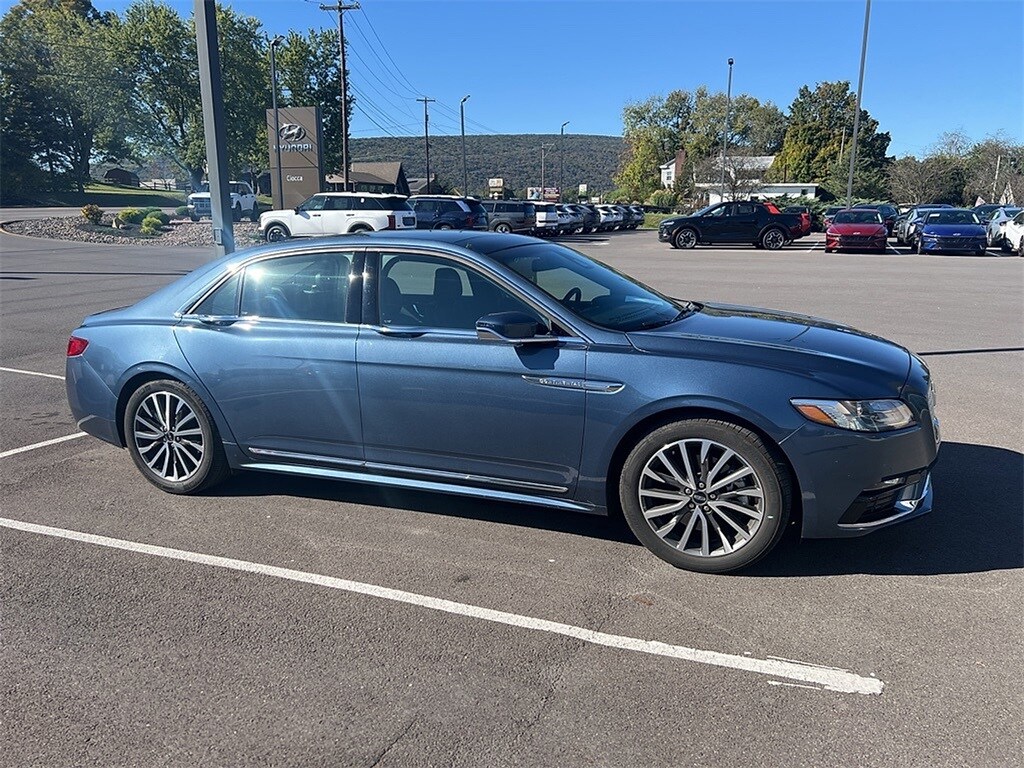 2020 Lincoln Continental Standard photo 3