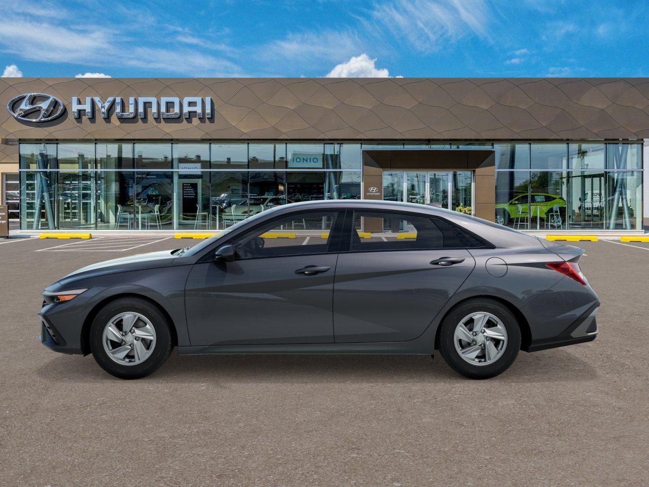 2025 Hyundai Elantra SE photo 2