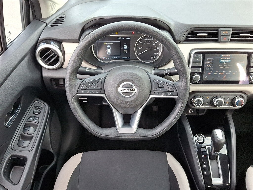 2020 Nissan Versa 1.6 SV photo 2