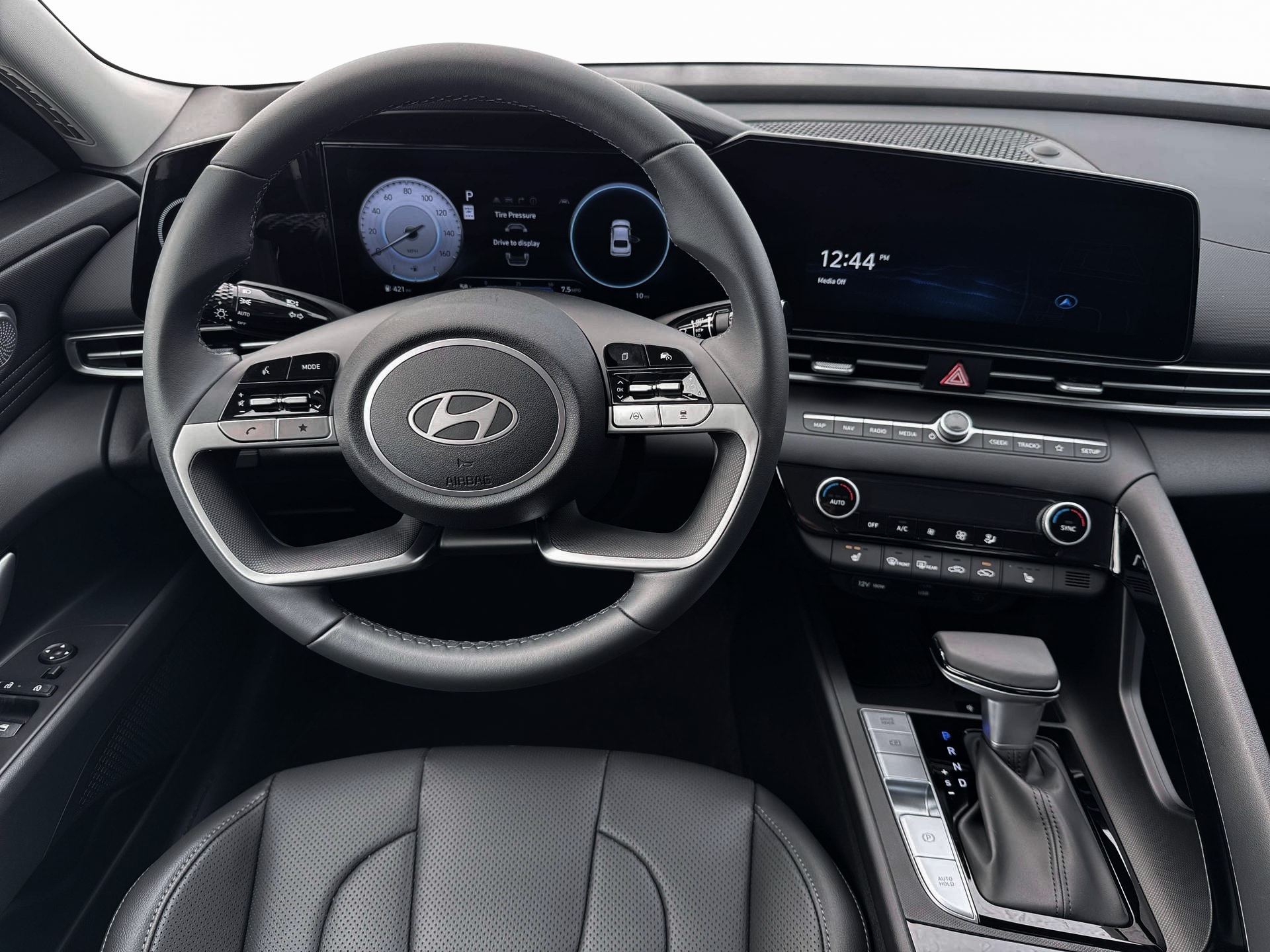 2026 Hyundai Elantra Limited - Photo 17