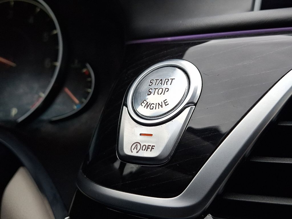 2016 BMW 7 Series 750i - Photo 27