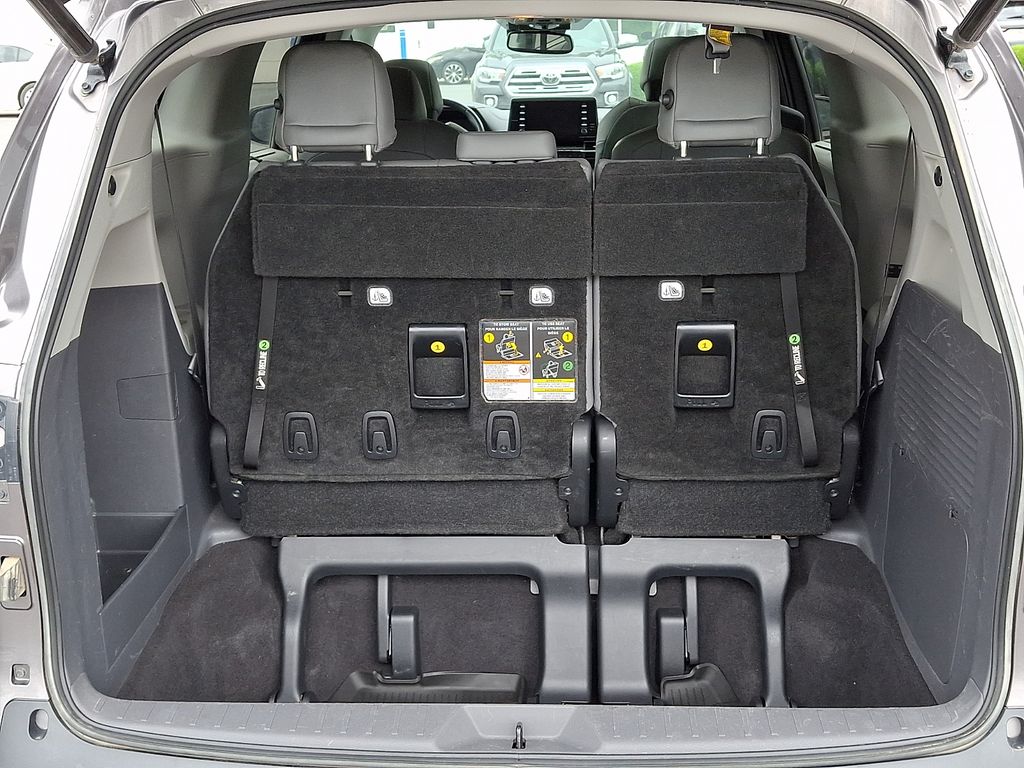 2021 Toyota Sienna XLE - Photo 31