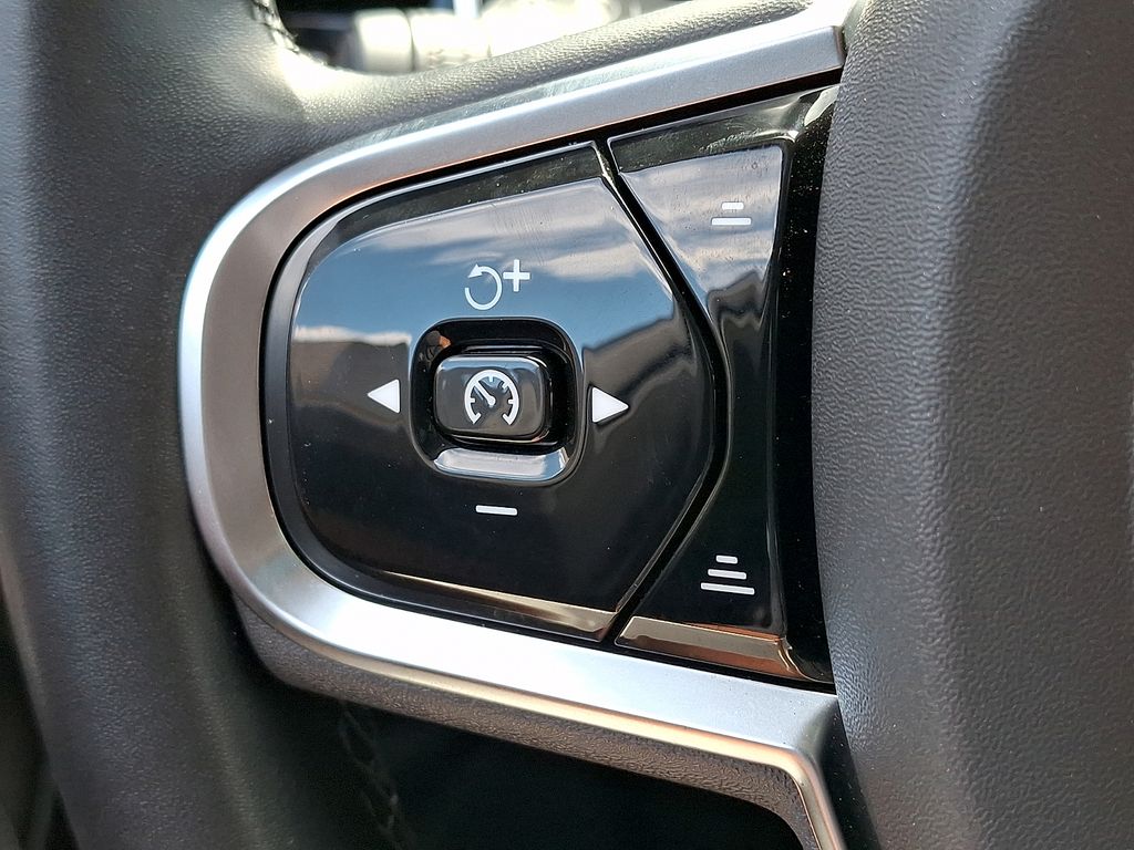2023 Volvo XC90 Plus - Photo 25