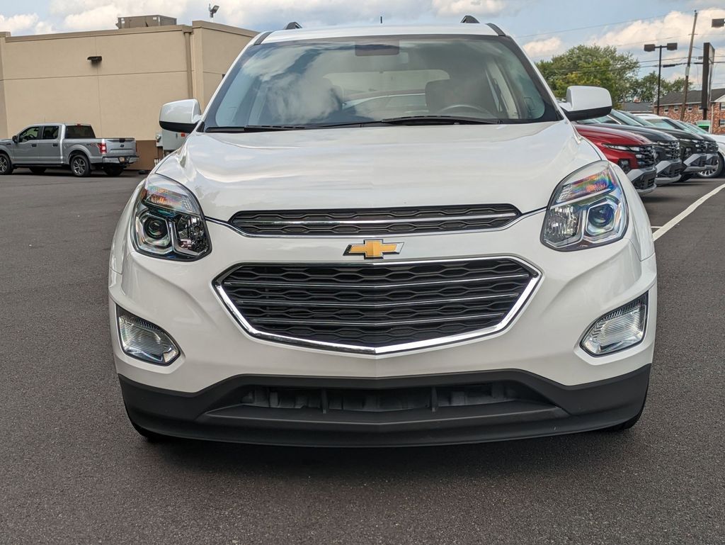 2016 Chevrolet Equinox LT photo 2
