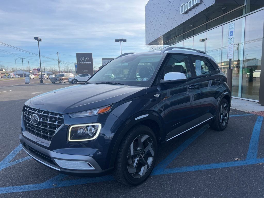 2021 Hyundai Venue SEL Denim photo 2